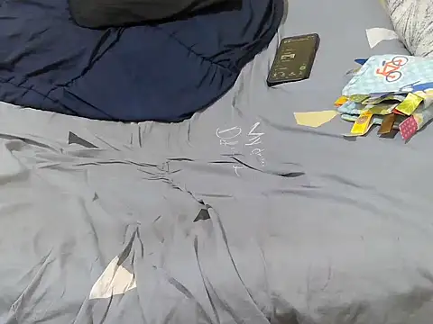 petite pretti online show from 07/12/26, 12:00