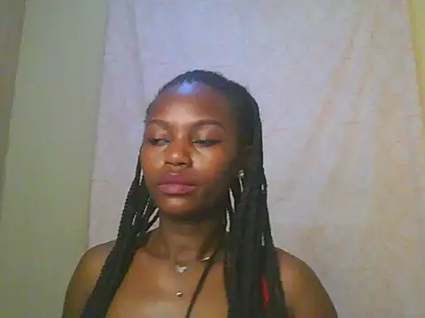 Snapshot of lunahit chatting on 06/28/26, 03:57 lunahit online show from 06/28/26, 03:57