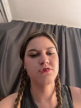 la lisa  online show from 06/18/26, 07:07
