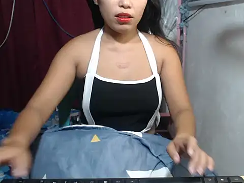 Snapshot of Madeline_Lover chatting on 05/27/26, 02:24 Madeline Lover online show from 05/27/26, 02:24