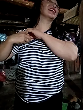 Snapshot of Susi-so chatting on 07/16/26, 05:48 Susi-so online show from 07/16/26, 05:48
