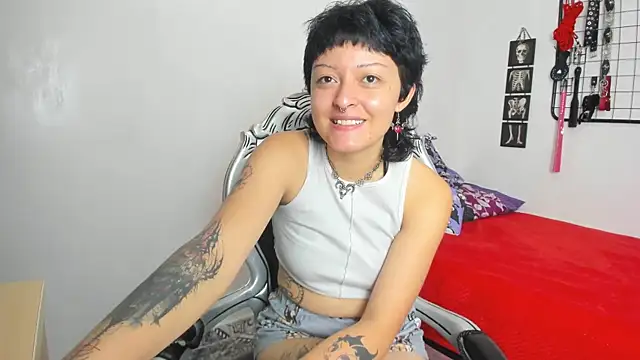 Snapshot of baby_punk_ chatting on 06/28/26, 12:28 baby punk online show from 06/28/26, 12:28