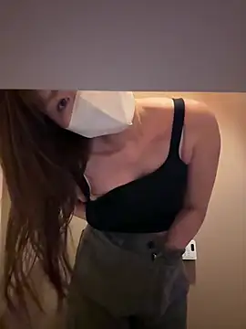 Snapshot of coconayui chatting on 06/18/26, 10:42 coconayui online show from 06/18/26, 10:42