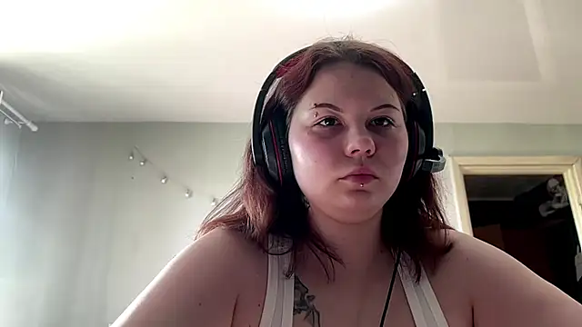 Snapshot of Redhair_girl chatting on 05/28/26, 02:12 Redhair girl online show from 05/28/26, 02:12