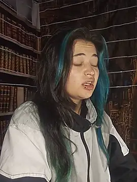 MilkyNeko  online show from 05/25/26, 10:25