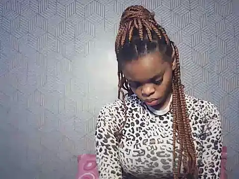 BustieLaura online show from 06/14/26, 06:25