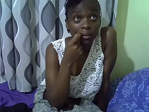 Snapshot of hot_rinah chatting on 05/17/26, 10:15 hot rinah online show from 05/17/26, 10:15