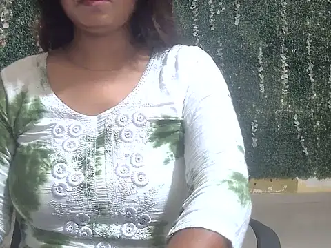 shallykaur online show from 06/04/26, 03:44