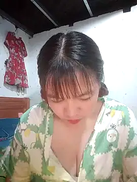 Snapshot of Loleml01 chatting on 06/12/26, 03:37 Loleml01 online show from 06/12/26, 03:37