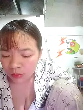 Loleml01 online show from 05/18/26, 05:56