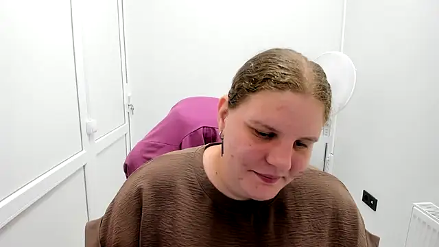Snapshot of Bella_shyy_ chatting on 07/11/26, 01:33 Bella shyy online show from 07/11/26, 01:33
