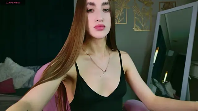 Snapshot of MadisonRen chatting on 07/05/26, 12:12 MadisonRen online show from 07/05/26, 12:12