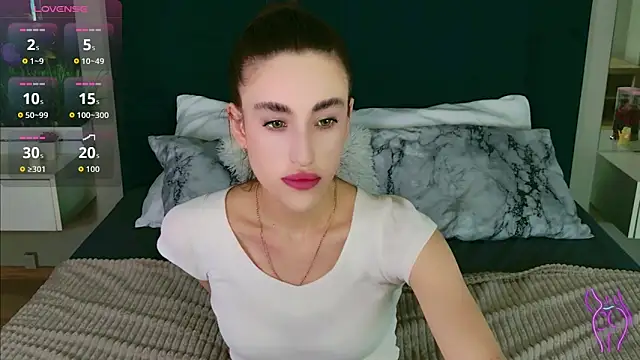 Snapshot of MadisonRen chatting on 06/22/26, 11:18 MadisonRen online show from 06/22/26, 11:18