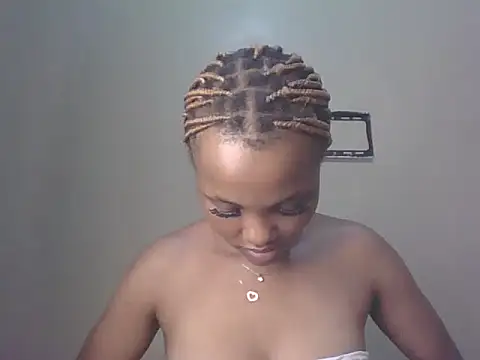 Snapshot of PrettyT5 chatting on 06/25/26, 06:07 PrettyT5 online show from 06/25/26, 06:07