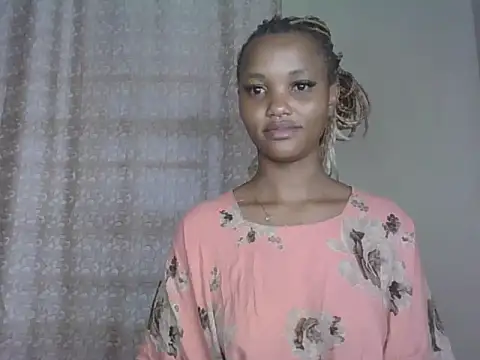 Snapshot of PrettyT5 chatting on 06/29/26, 06:20 PrettyT5 online show from 06/29/26, 06:20