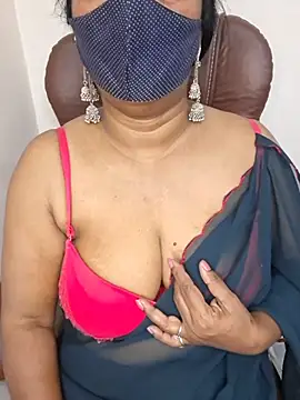 MISS-LOVEV online show from 07/05/26, 12:37