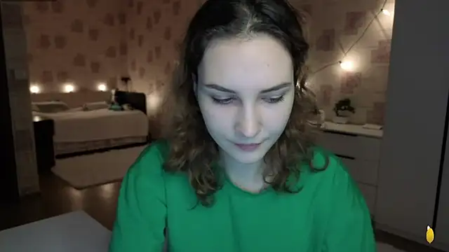 Snapshot of Megan_swiftss chatting on 06/04/26, 06:45 Megan swiftss online show from 06/04/26, 06:45