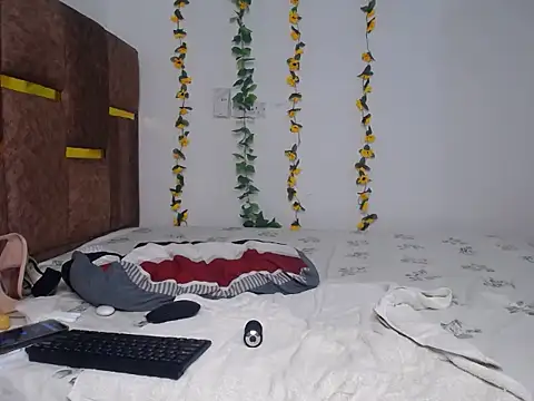 Snapshot of Sexyy_Talia chatting on 06/27/26, 02:17 Sexyy Talia online show from 06/27/26, 02:17