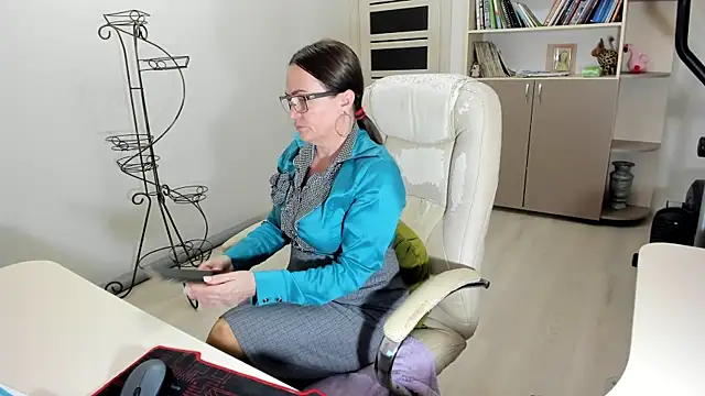 Vika73 online show from 11/14/25, 04:16