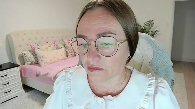 Snapshot of Vika73 chatting on 07/10/26, 11:21 Vika73 online show from 07/10/26, 11:21