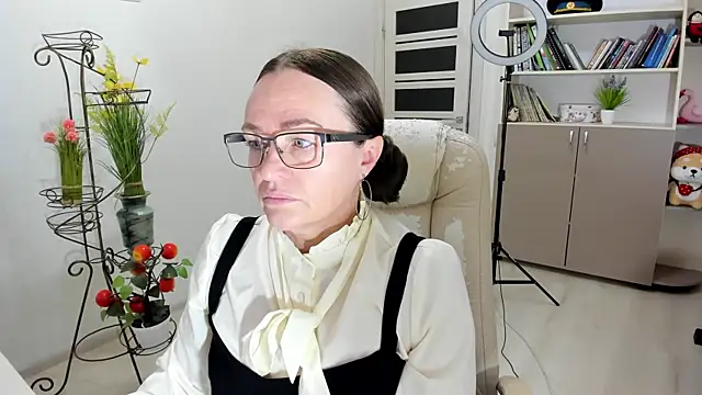 Vika73 online show from 11/28/25, 06:24