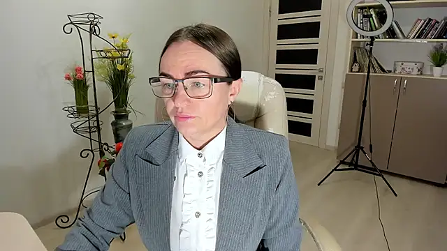 Vika73 online show from 12/17/25, 06:07