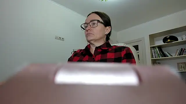 Vika73 online show from 11/08/25, 07:01