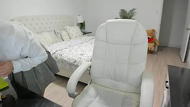 Snapshot of Vika73 chatting on 02/20/26, 12:29 Vika73 online show from 02/20/26, 12:29