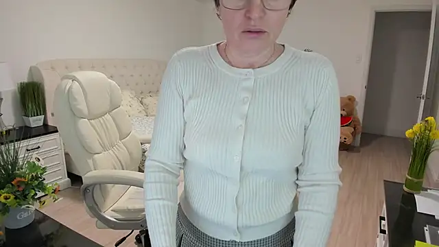 Snapshot of Vika73 chatting on 02/25/26, 12:38 Vika73 online show from 02/25/26, 12:38
