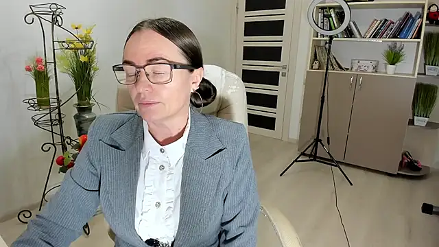 Vika73 online show from 12/18/25, 06:07