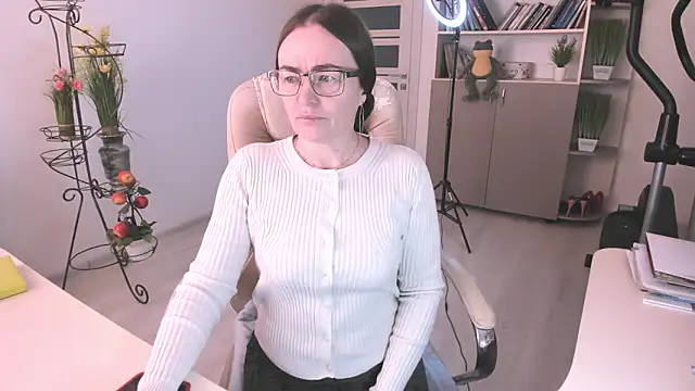 Snapshot of Vika73 chatting on 02/01/26, 06:22 Vika73 online show from 02/01/26, 06:22