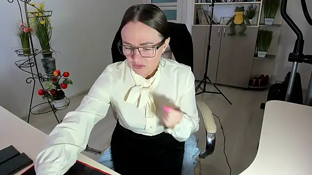Snapshot of Vika73 chatting on 01/19/26, 12:53 Vika73 online show from 01/19/26, 12:53