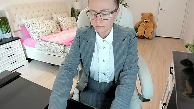 Vika73 online show from 10/20/25, 07:36