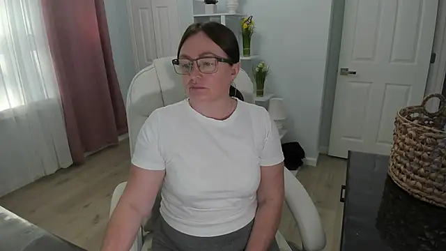 Snapshot of Vika73 chatting on 03/01/25, 03:49 Vika73 online show from 03/01/25, 03:49