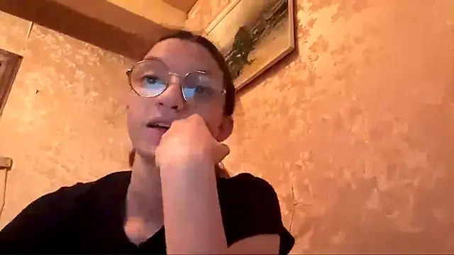 Snapshot of SparkleJebb chatting on 05/16/26, 05:12 SparkleJebb online show from 05/16/26, 05:12