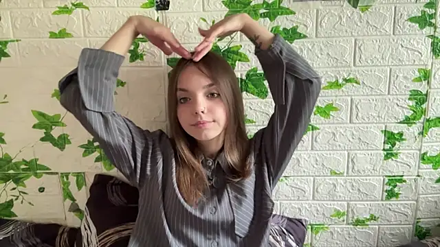 LisaPorse online show from 06/17/26, 06:13
