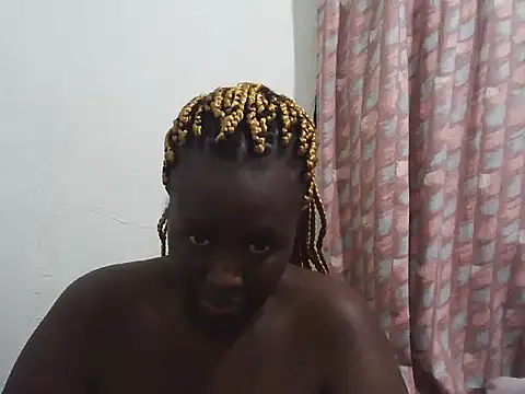 Snapshot of yummyqueen254 chatting on 07/14/26, 07:31 yummyqueen254 online show from 07/14/26, 07:31