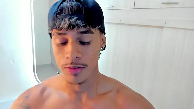 Snapshot of Joao_da_silva19 chatting on 07/10/26, 02:50 Joao da silva19 online show from 07/10/26, 02:50
