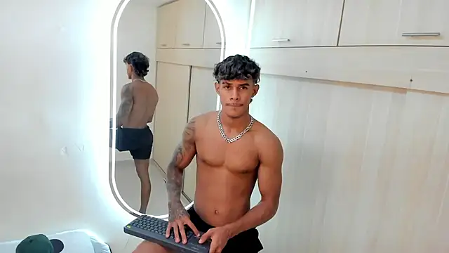 Snapshot of Joao_da_silva19 chatting on 07/08/26, 01:12 Joao da silva19 online show from 07/08/26, 01:12