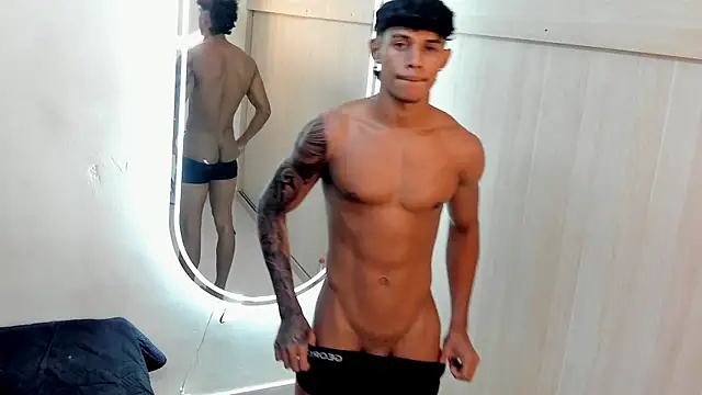 Snapshot of Joao_da_silva19 chatting on 06/11/26, 07:00 Joao da silva19 online show from 06/11/26, 07:00