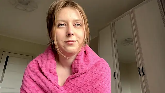 HeyItsAgata online show from 05/17/26, 07:19