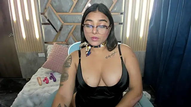 Snapshot of Victoria_lizcano chatting on 05/19/26, 11:06 Victoria lizcano online show from 05/19/26, 11:06