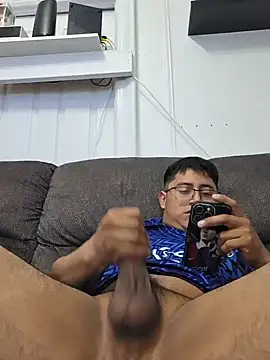 Snapshot of lopic chatting on 07/11/26, 10:43 lopic online show from 07/11/26, 10:43