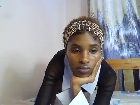 Snapshot of Fl0wrs_ chatting on 06/01/26, 08:47 Fl0wrs online show from 06/01/26, 08:47
