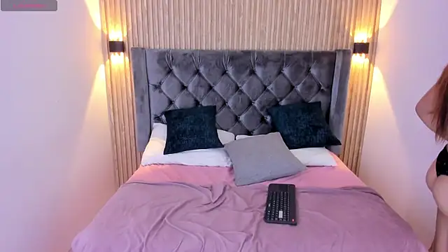 Snapshot of EmilyGracce chatting on 07/08/26, 12:17 EmilyGracce online show from 07/08/26, 12:17