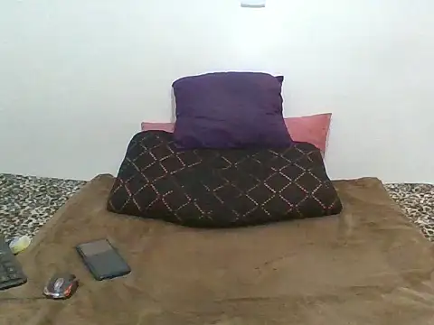 Snapshot of cessylolla8 chatting on 06/16/26, 08:58 cessylolla8 online show from 06/16/26, 08:58