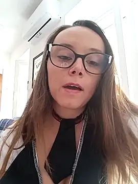 Snapshot of MissDiavoletta chatting on 05/17/26, 10:37 MissDiavoletta online show from 05/17/26, 10:37