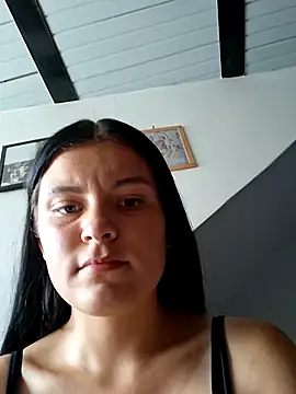 Snapshot of Yeras_ chatting on 05/28/26, 04:57 Yeras online show from 05/28/26, 04:57