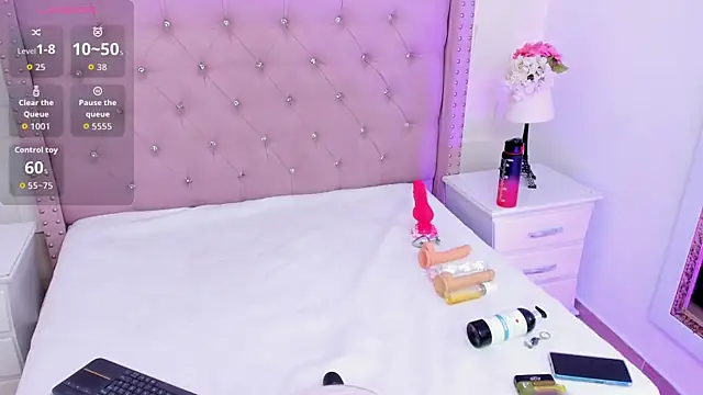 HollyBloom  online show from 06/24/26, 04:16