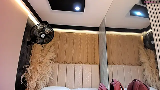 SweetNova1 online show from 07/01/26, 12:22